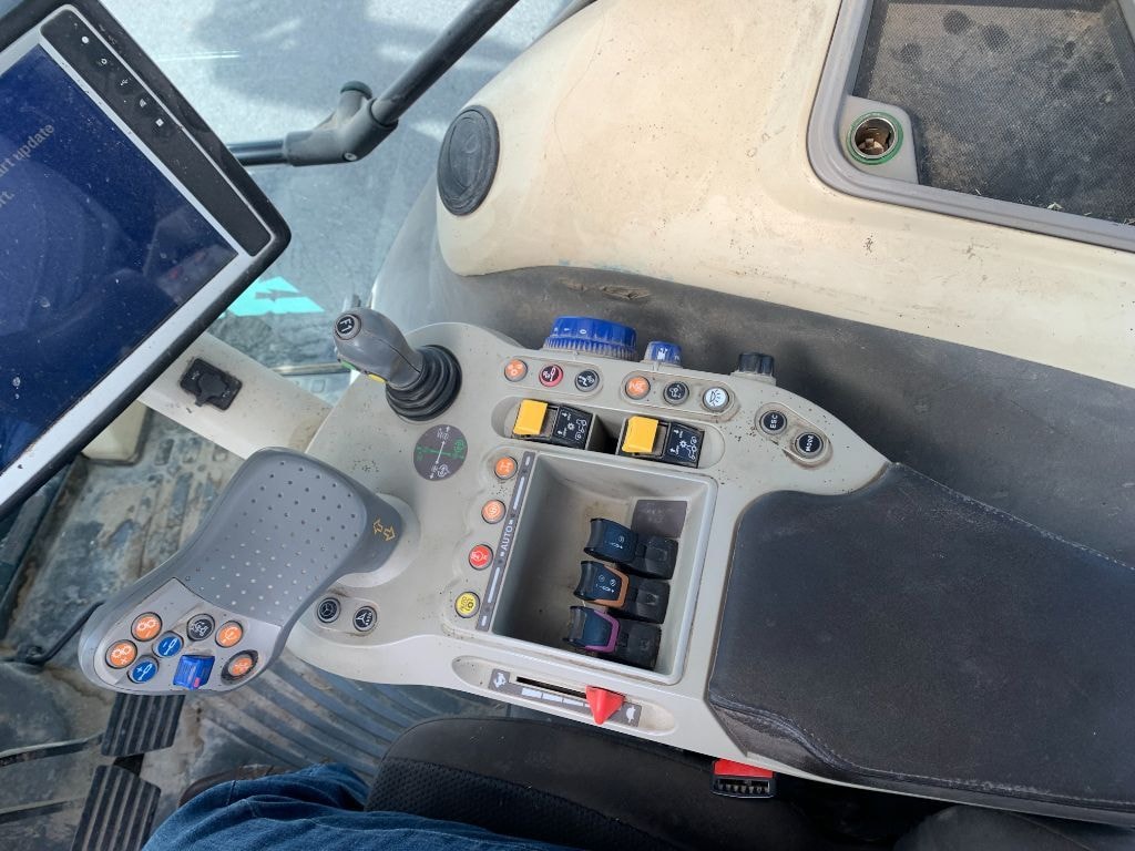Tracteur MC CORMICK X7.450 VT-DRIVE - photo slide 24