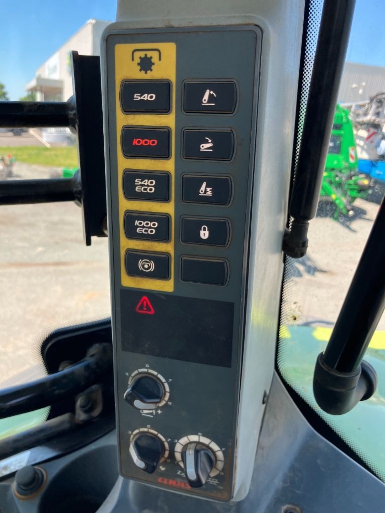 Tracteur CLAAS ARION 620 - photo slide 38
