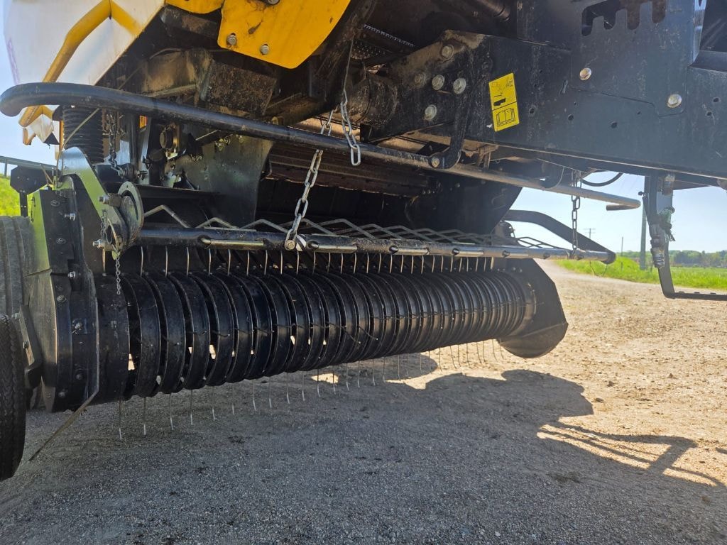Presse balles rondes NEW HOLLAND BR7060 - photo slide 14