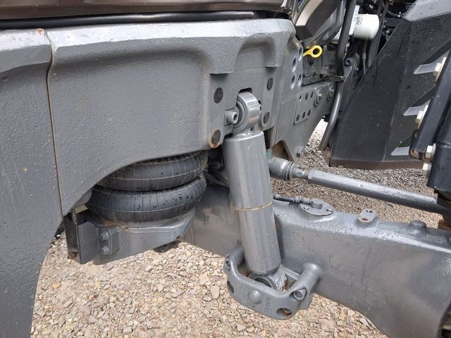 Tracteur VALTRA T174 - photo slide 11