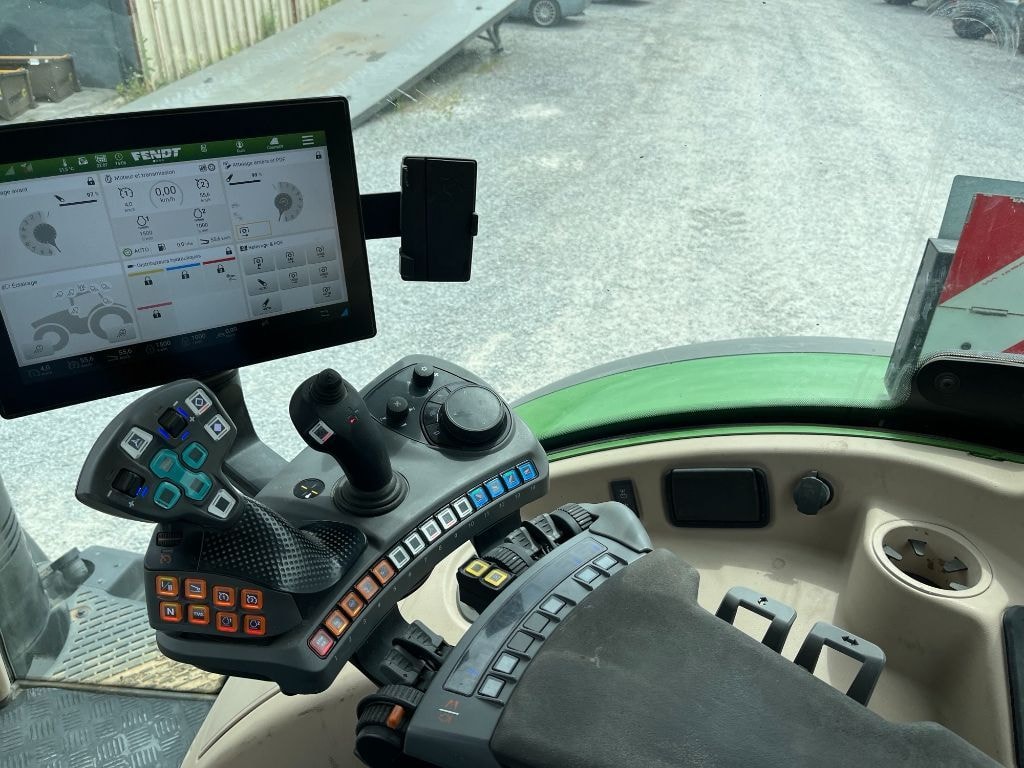 Tracteur FENDT 720 VARIO POWER + - photo slide 11