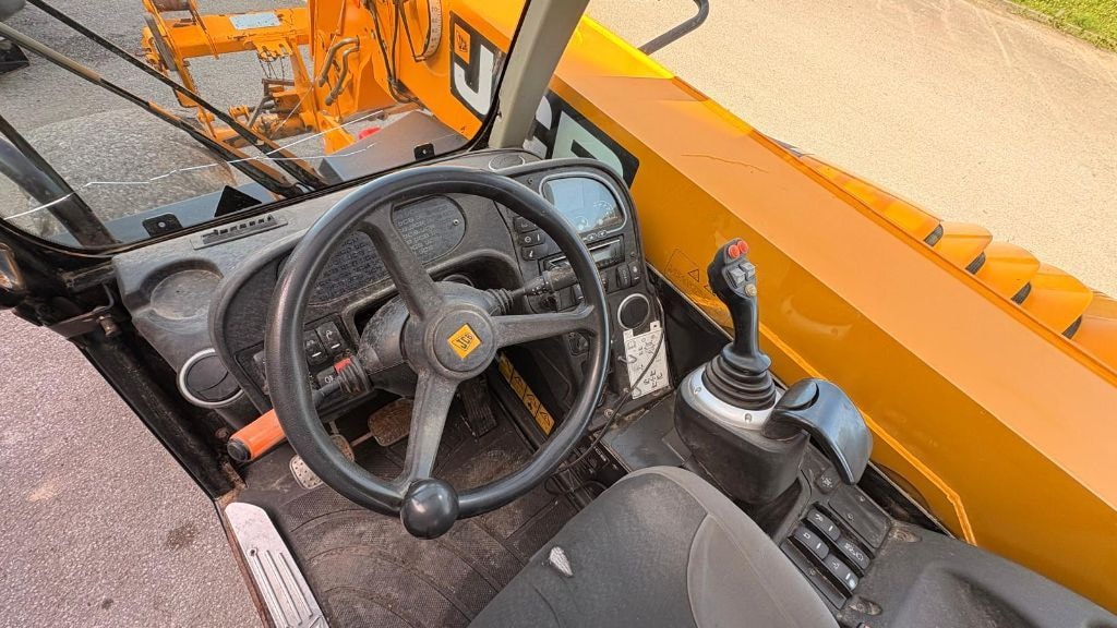 Telescopique JCB TELESCOPIC 541-70 AGRI SUPER - photo slide 6