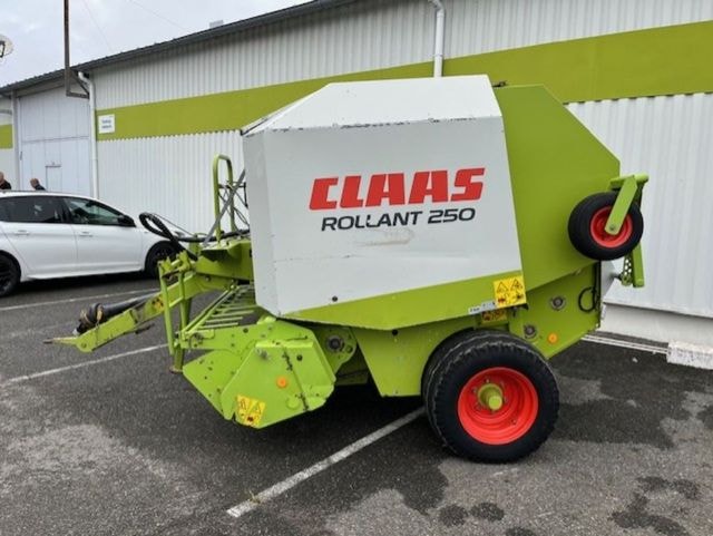 Presse balles rondes CLAAS ROLLANT 250 - photo slide 5