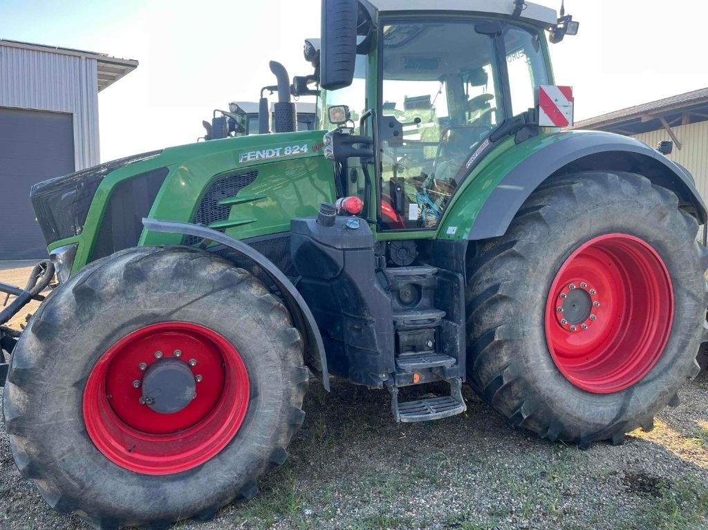 Tracteur FENDT 824 VARIO PROFI + - photo slide 1