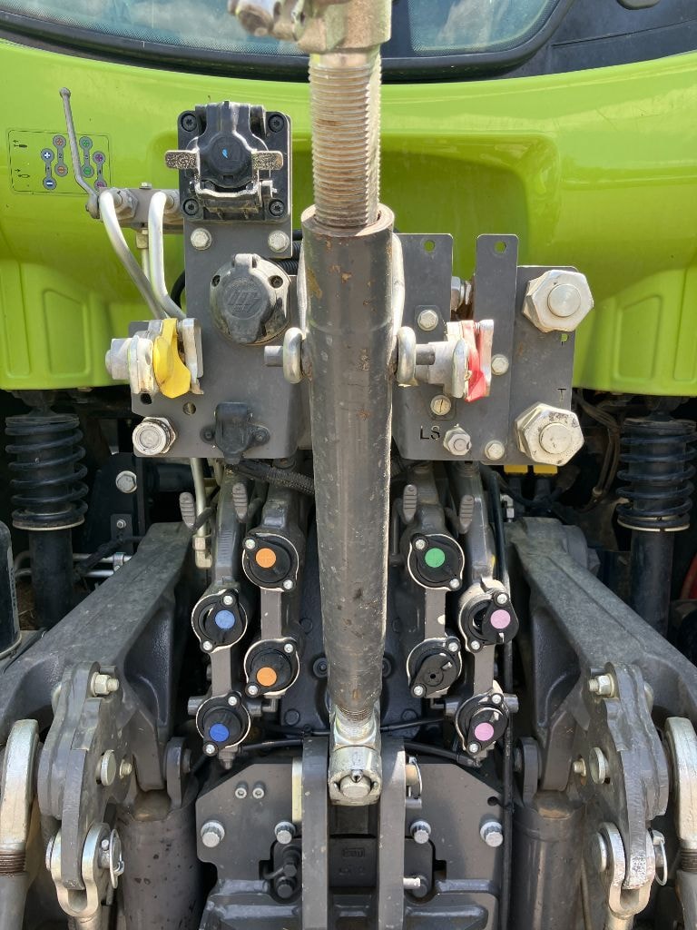 Tracteur CLAAS ARION 630 - photo slide 8
