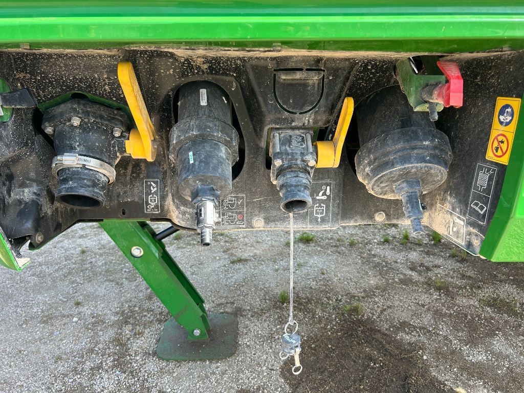 Pulverisateur JOHN DEERE R952i - photo slide 8