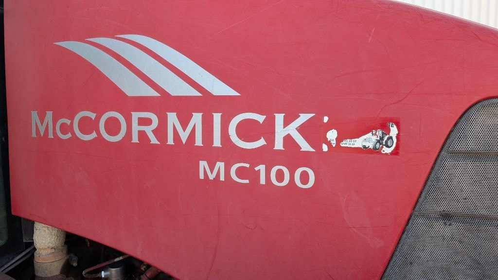 Tracteur MC CORMICK MC100 - photo slide 19