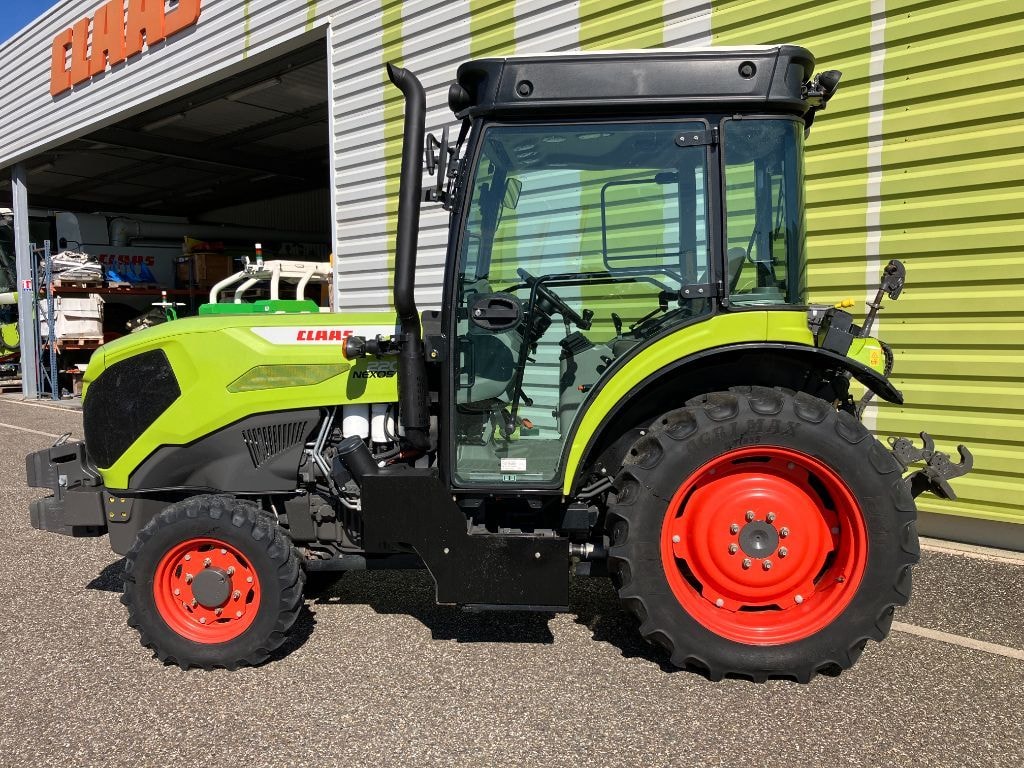 Tracteur etroit CLAAS NEXOS 220 S - photo slide 2