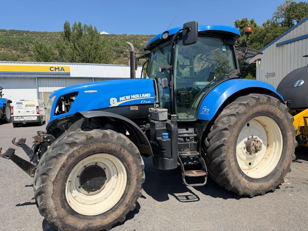 Tracteur NEW HOLLAND T7.235 AC       - photo slide 3