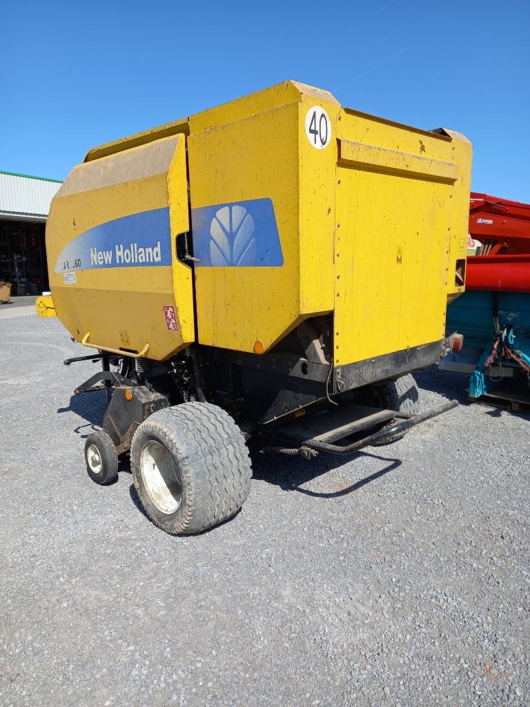 Presse balles rondes NEW HOLLAND BR 7060 - photo slide 7