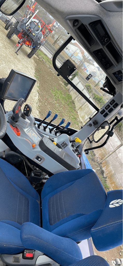 Tracteur NEW HOLLAND T6.160 - photo slide 2
