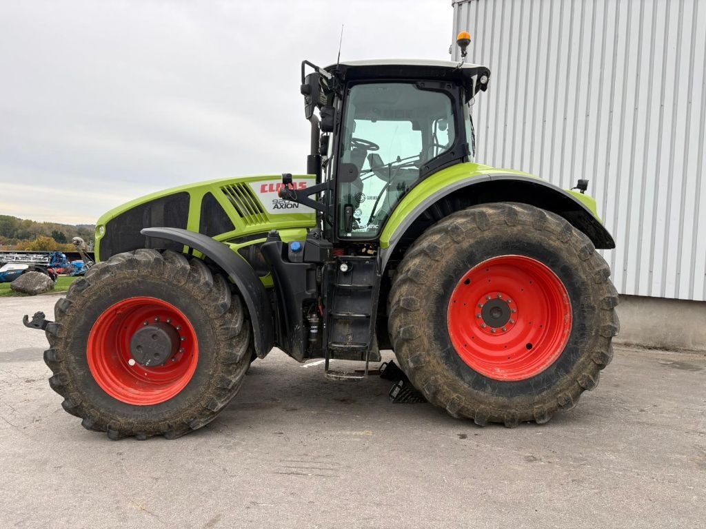 Tracteur CLAAS AXION 920 - photo slide 4