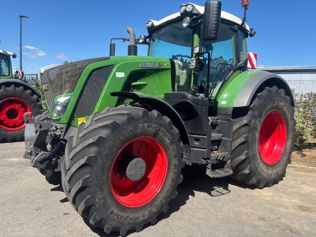 Tracteur FENDT 824 VARIO PROFI + - photo slide 2