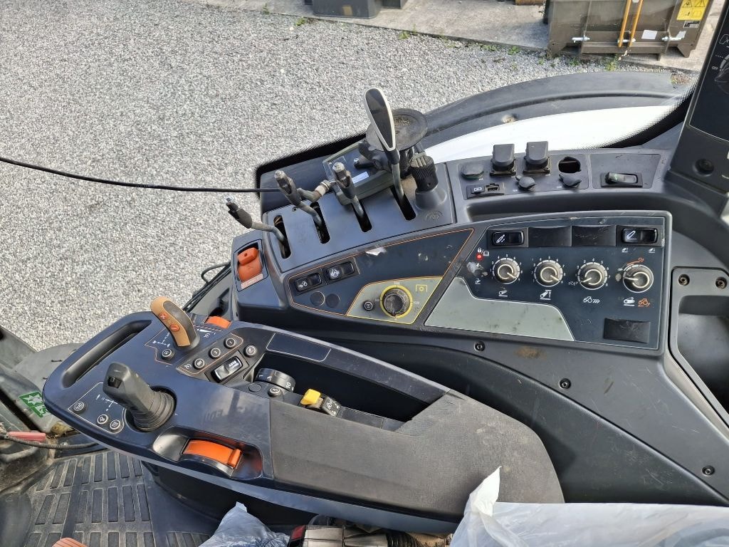 Tracteur VALTRA N154 Active  - photo slide 8