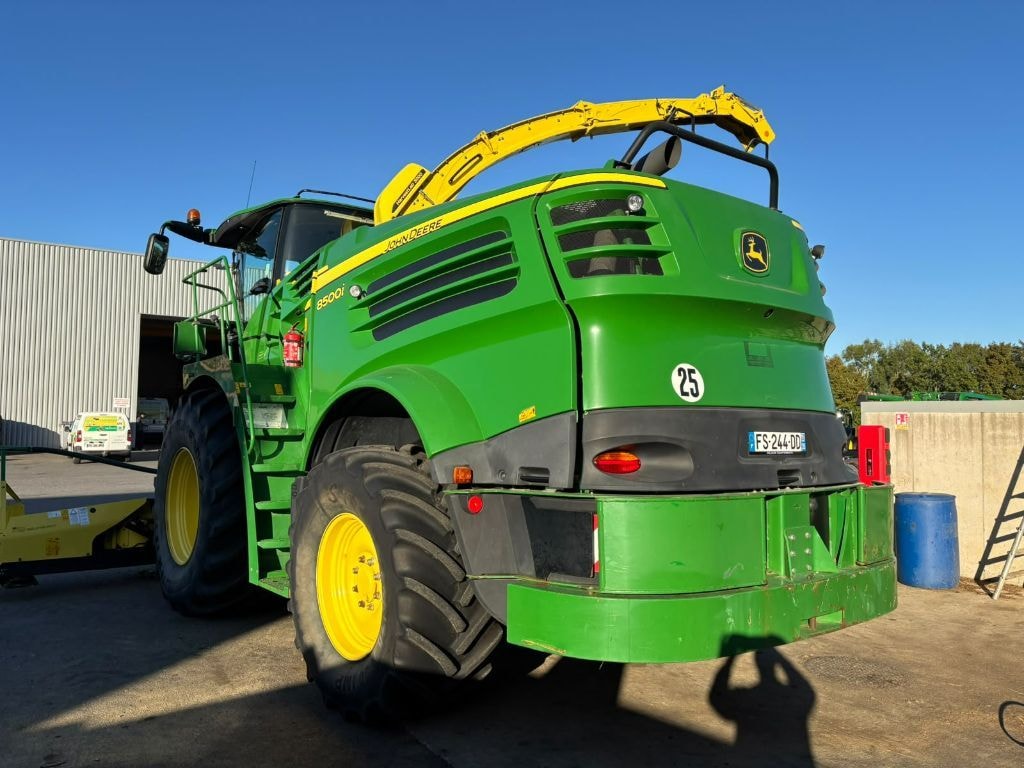 Ensileuse JOHN DEERE 8500 - photo slide 9