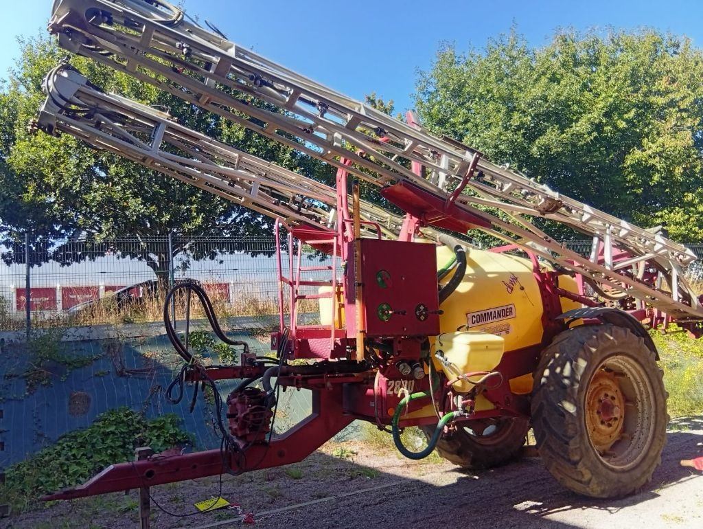 Pulverisateur HARDI Commander 2800 - photo slide 2
