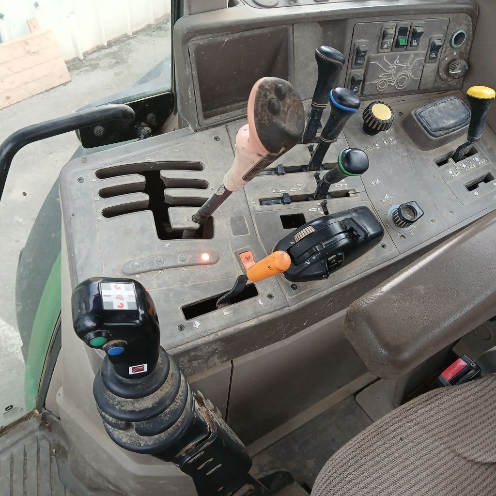 Tracteur JOHN DEERE 6430 - photo slide 5