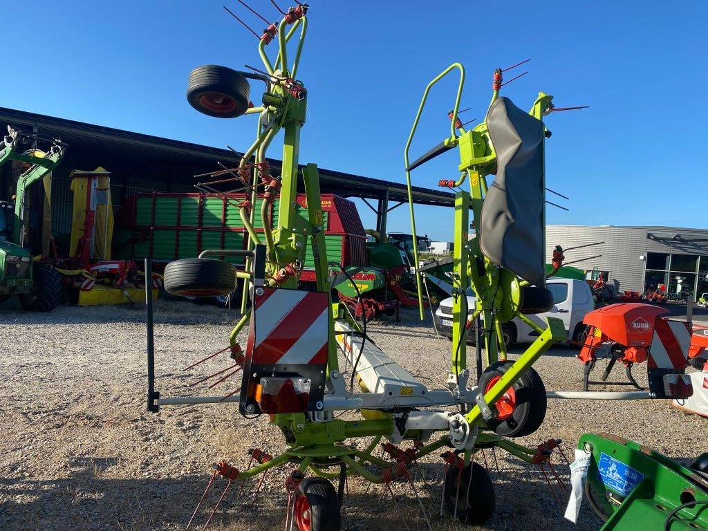 Faneuse CLAAS VOLTO 700 - photo slide 3