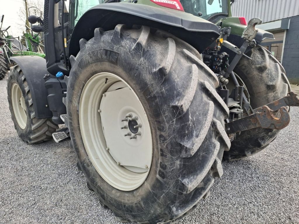 Tracteur VALTRA G135 - photo slide 12