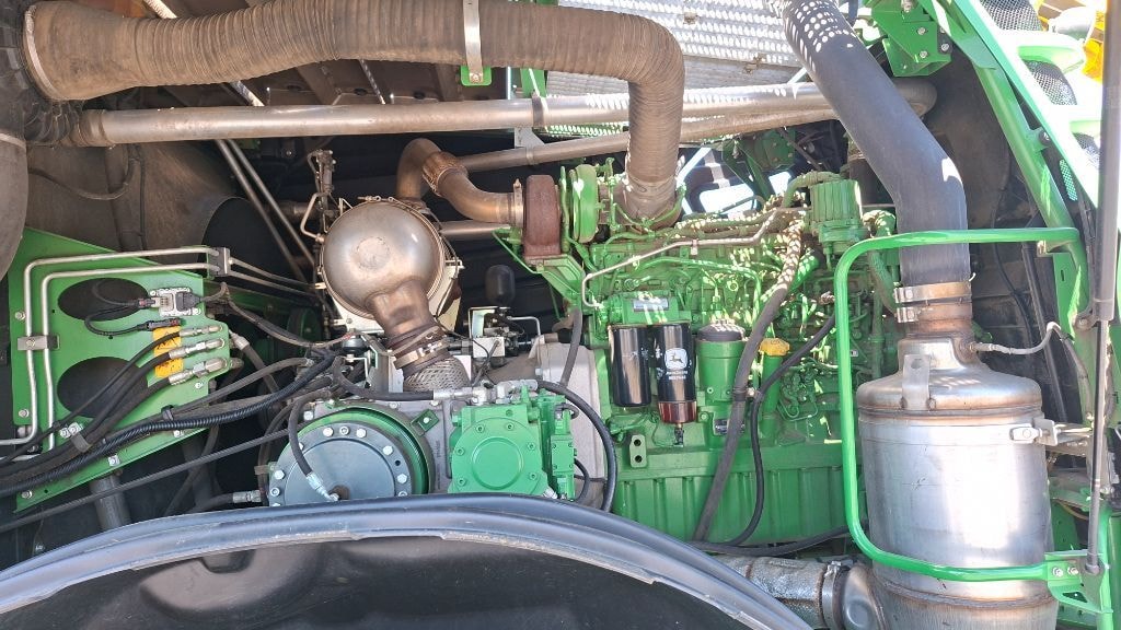 Ensileuse JOHN DEERE 8200 - photo slide 17