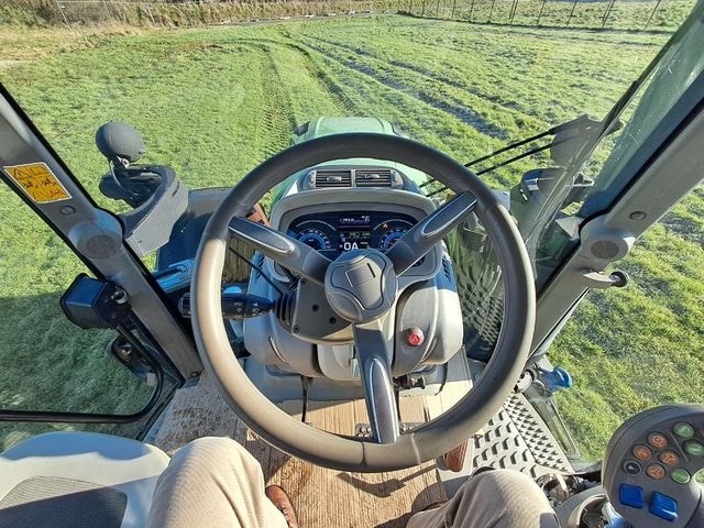 Tracteur DEUTZ FAHR 6165 - photo slide 10