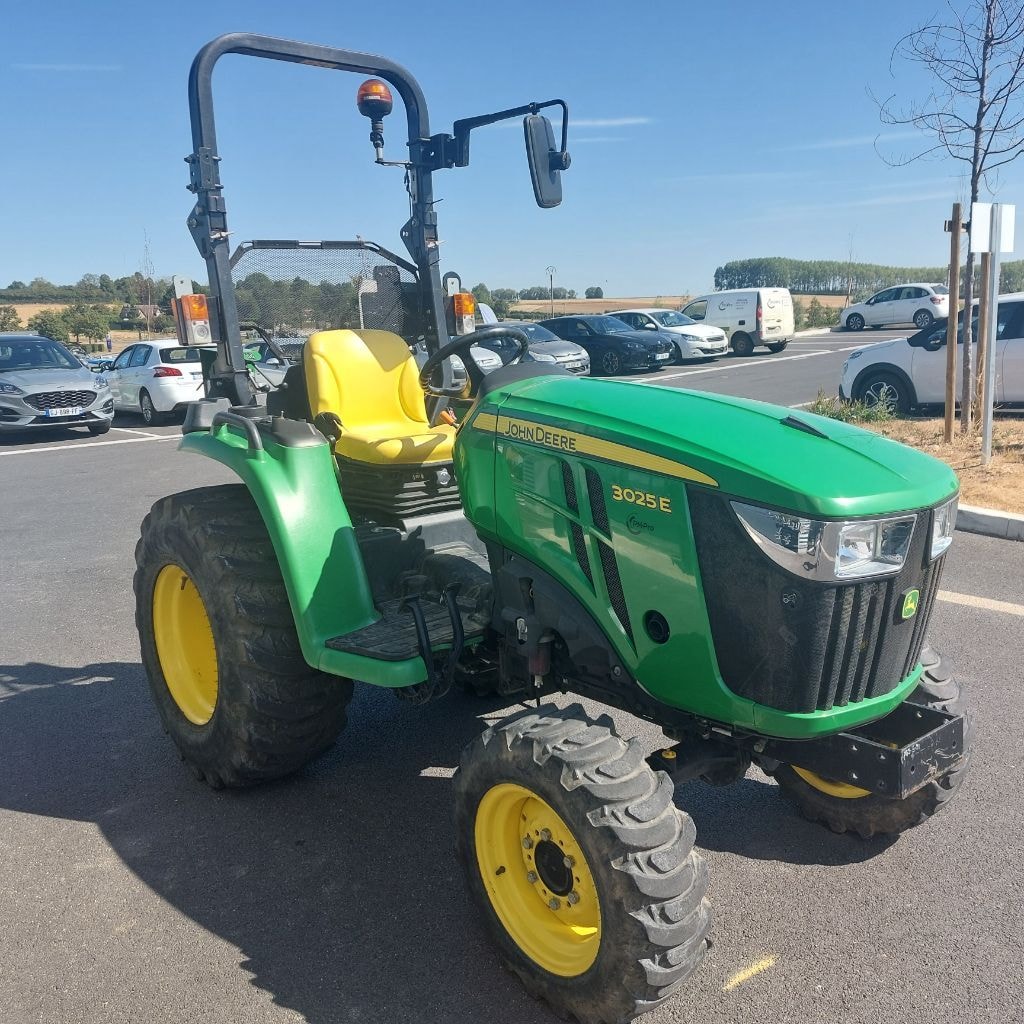 Micro tracteur JOHN DEERE 3025e - photo slide 3