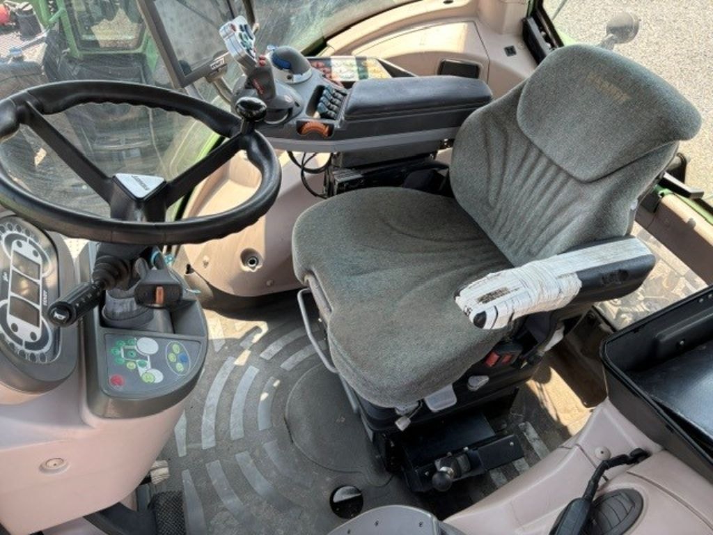 Tracteur FENDT 822 VARIO PROFI + - photo slide 5