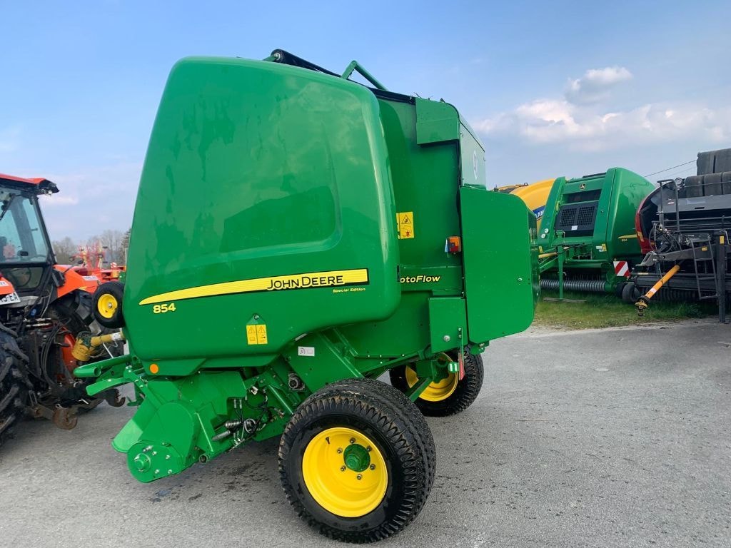 Presse balles rondes JOHN DEERE 854 Spécial Édition pic up 2.20m  - photo slide 14