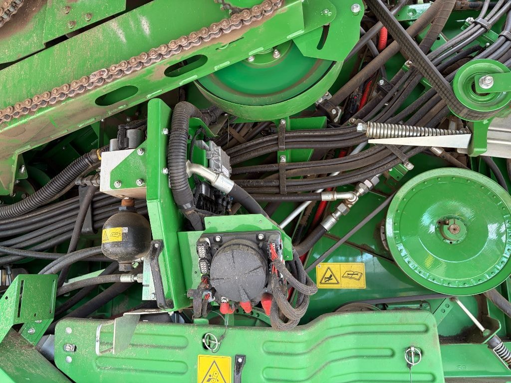 Moissonneuse JOHN DEERE T660 HM - photo slide 15