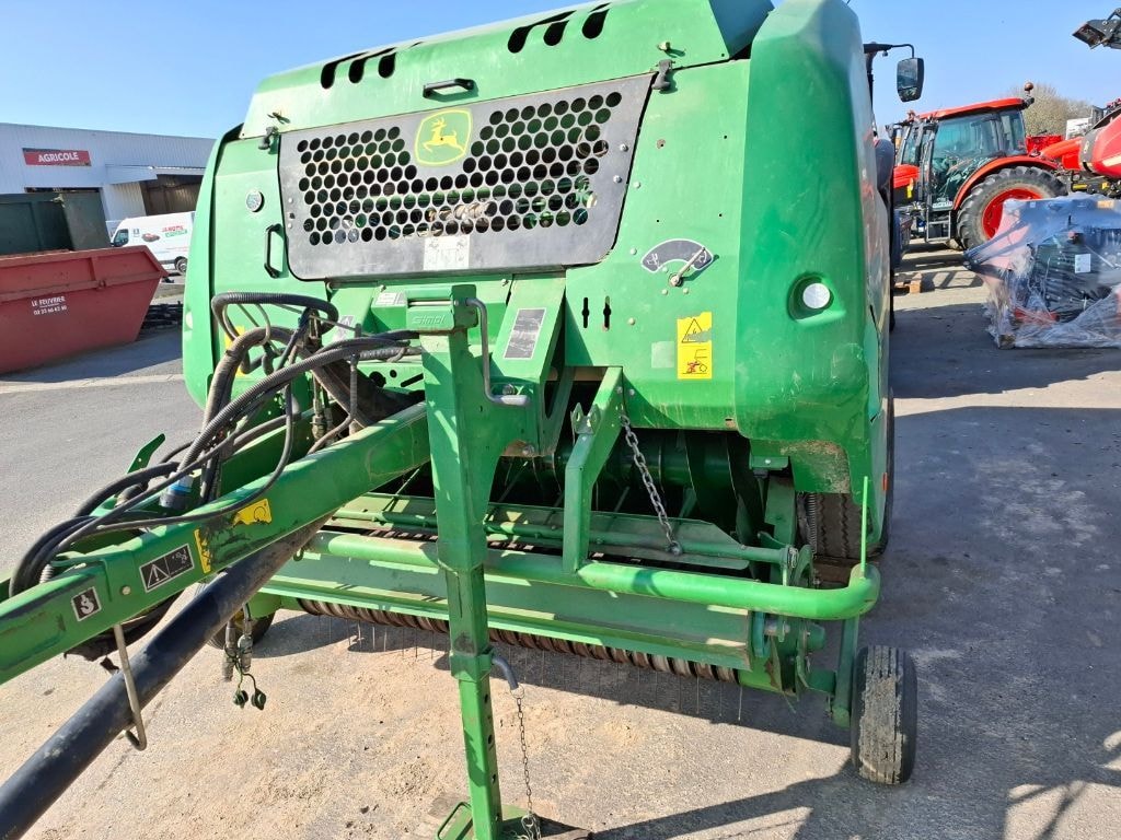 Presse balles rondes JOHN DEERE F440M - photo slide 2