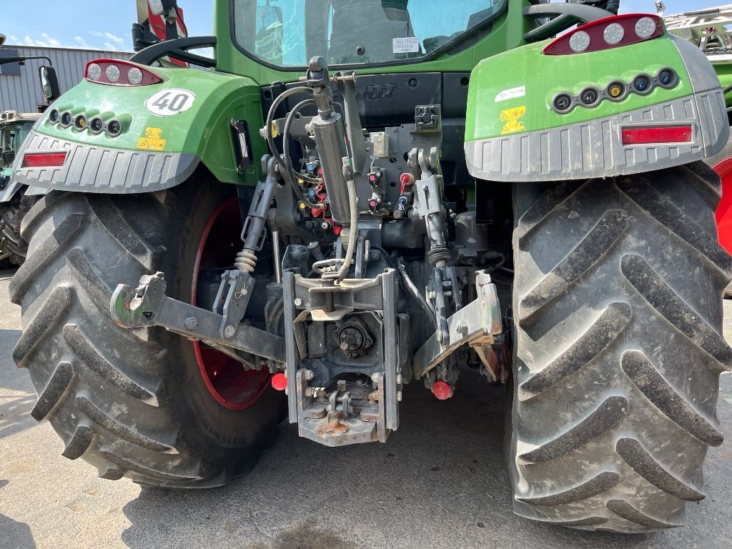 Tracteur FENDT 724 POWER + - photo slide 7