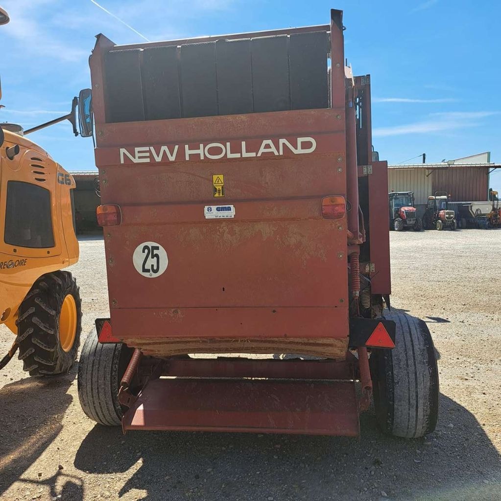 Presse balles rondes NEW HOLLAND 5950 - photo slide 5