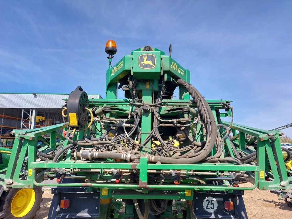 Pulverisateur JOHN DEERE R944I - photo slide 9
