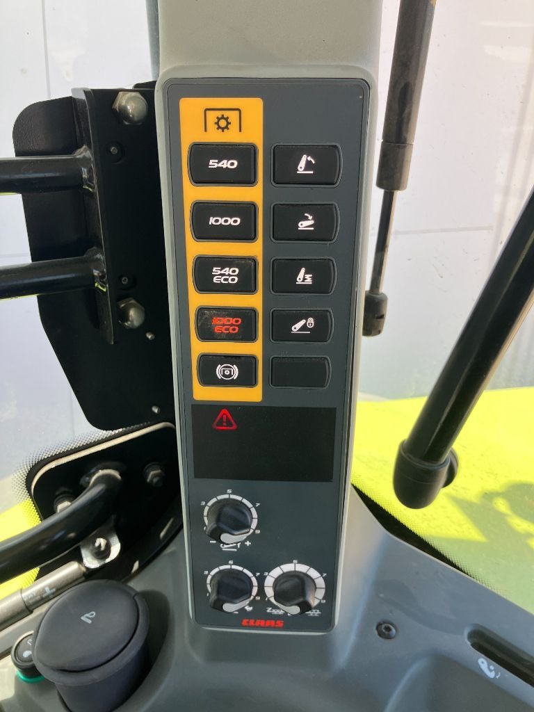 Tracteur CLAAS ARION 610 CIS - photo slide 13