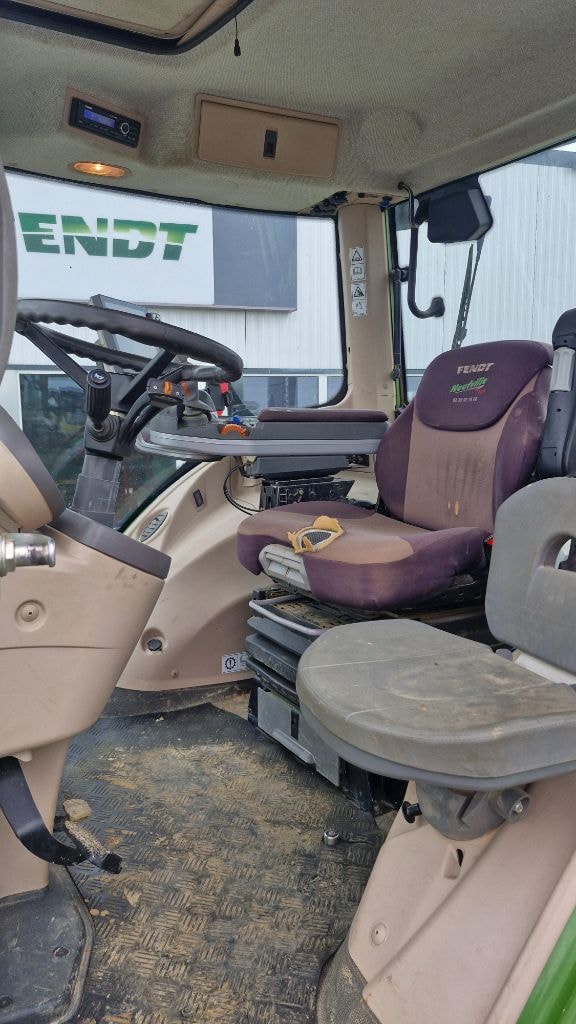 Tracteur FENDT 824 VARIO PROFI + - photo slide 10
