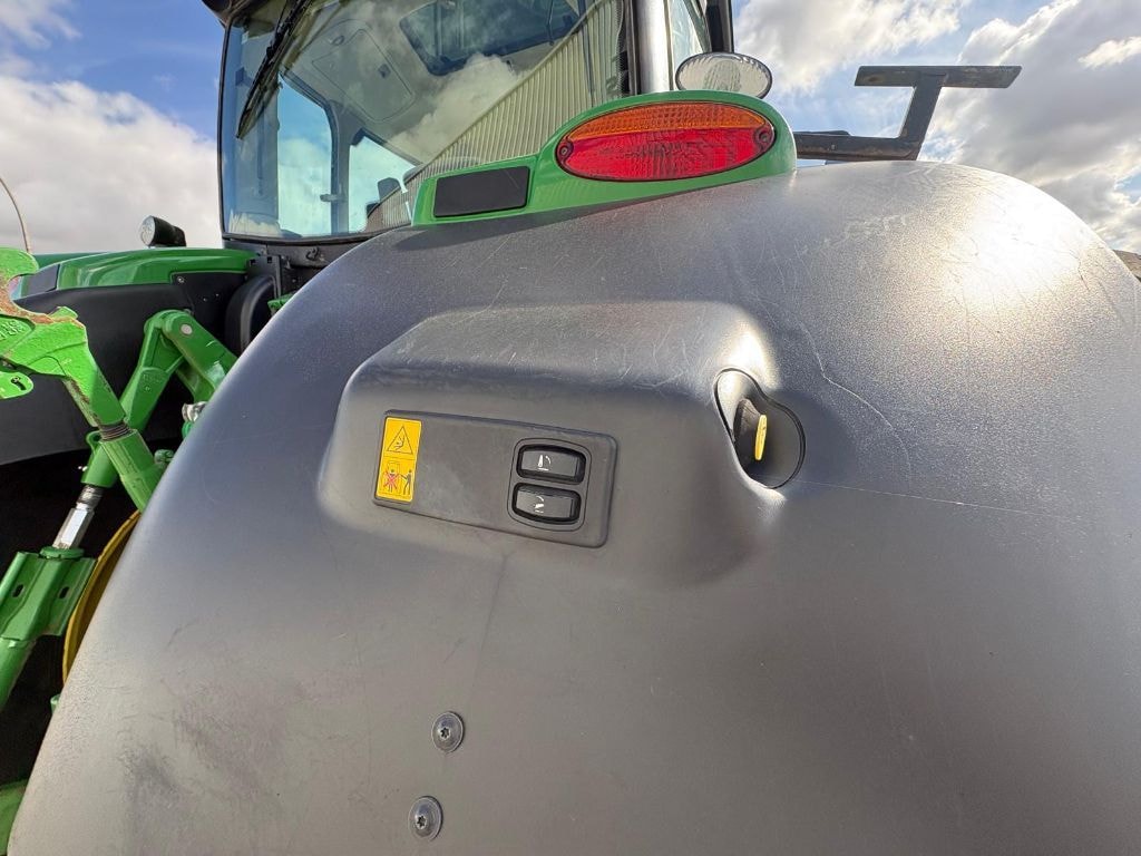Tracteur JOHN DEERE 6215R - photo slide 14