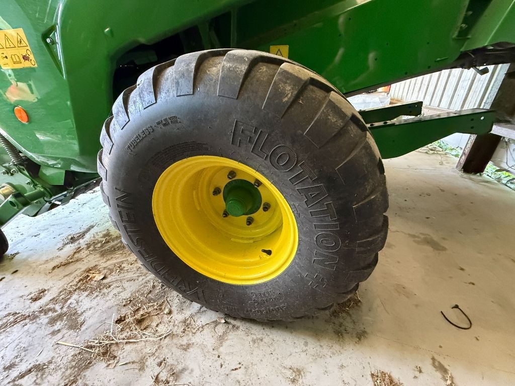 Presse balles rondes JOHN DEERE V461m - photo slide 12
