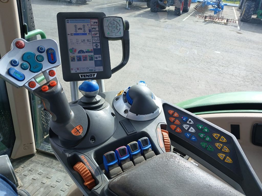 Tracteur FENDT 720 VARIO PROFI - photo slide 9