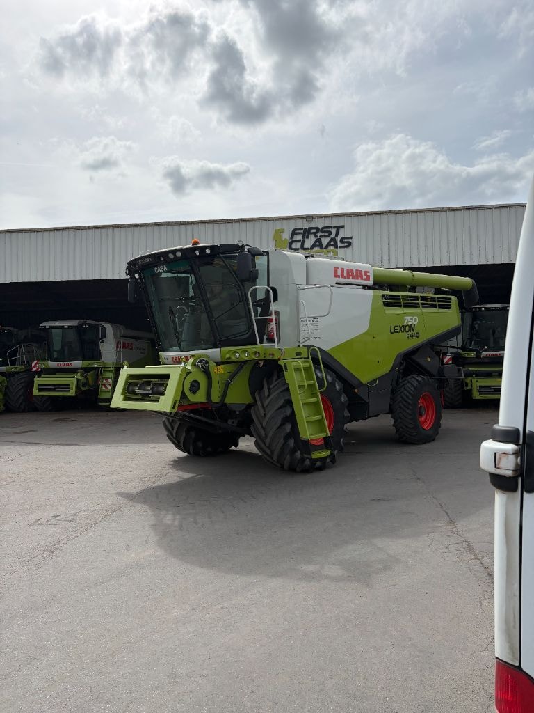 Moissonneuse CLAAS LEXION 750 - photo slide 41