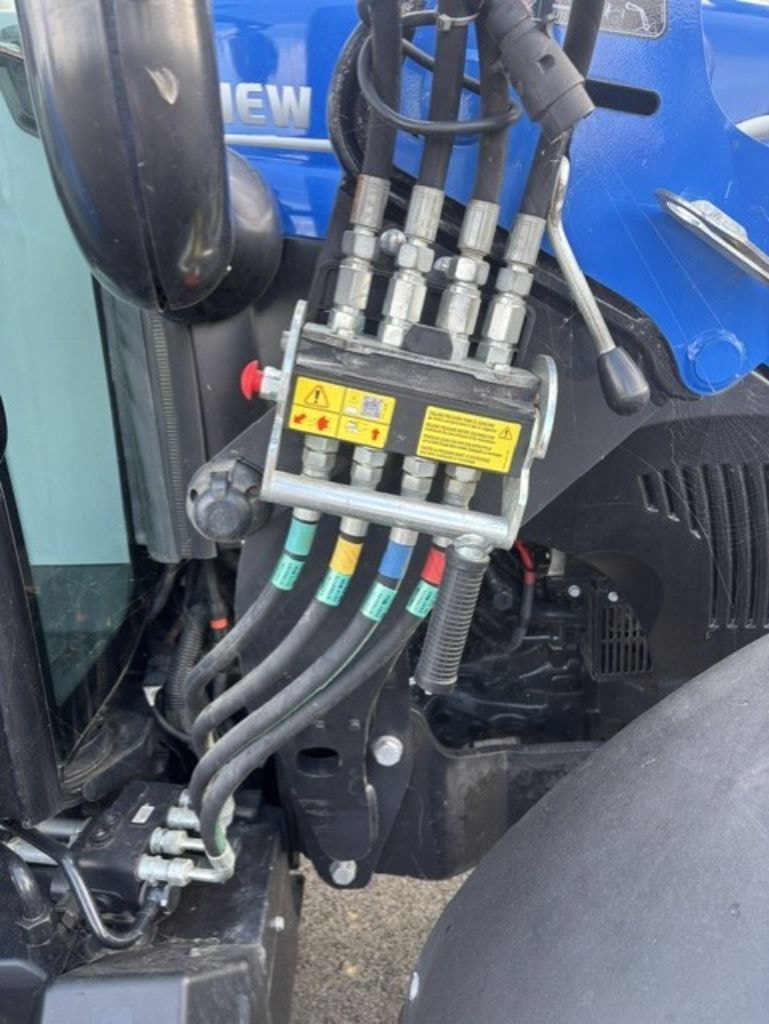 Tracteur chargeur NEW HOLLAND T5.100 - photo slide 11