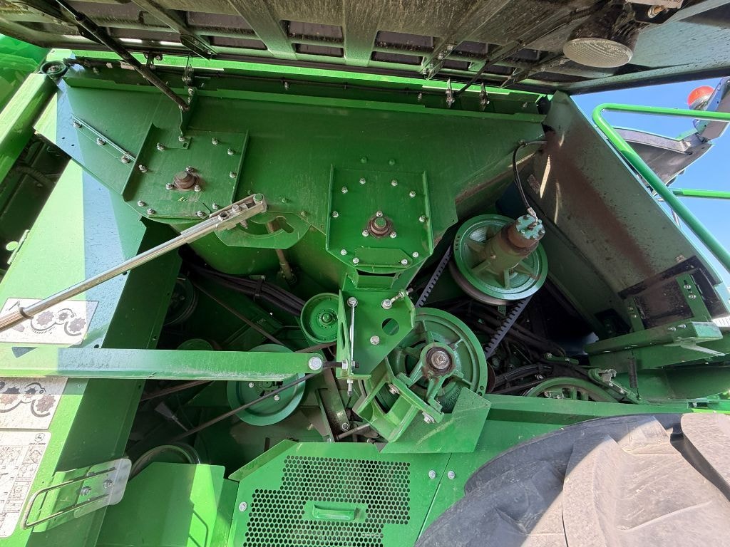 Moissonneuse JOHN DEERE T660 HM - photo slide 14