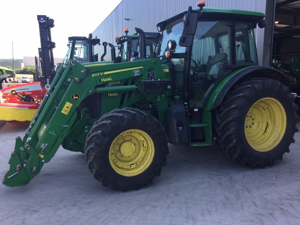 Tracteur chargeur JOHN DEERE 5100M - photo slide 22