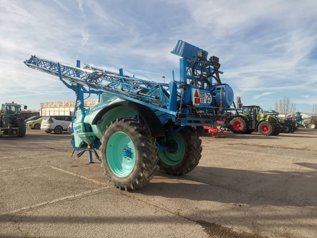 Pulverisateur BERTHOUD Tracker 32-34  - photo slide 5