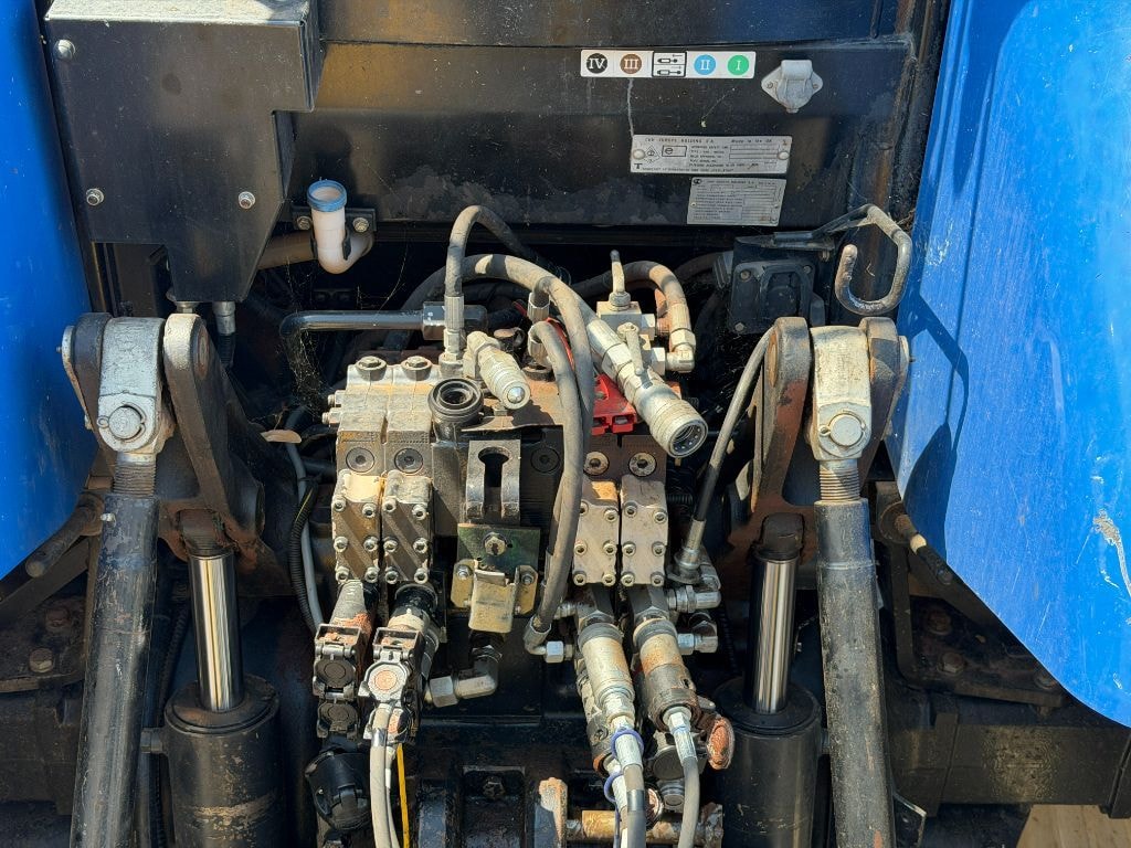 Tracteur NEW HOLLAND T7.235 AC       - photo slide 12