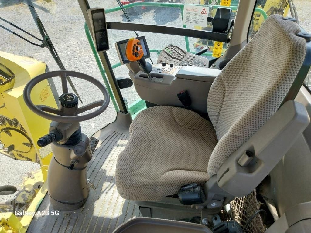 Ensileuse JOHN DEERE 8200i - photo slide 4
