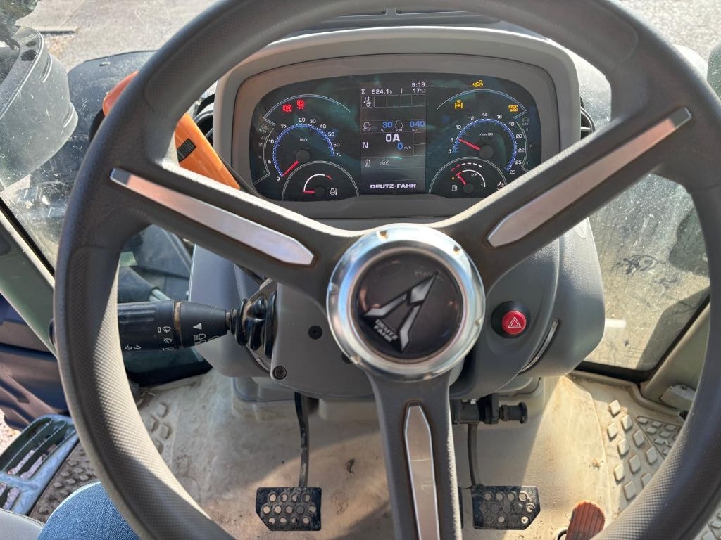 Tracteur DEUTZ FAHR 6160 RCShift - photo slide 21