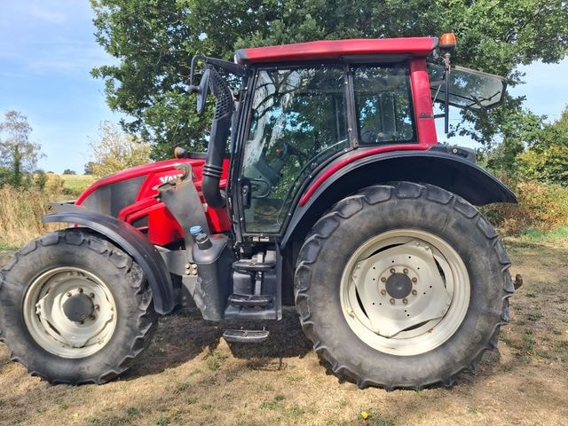 Tracteur chargeur VALTRA N113H3 - photo slide 8