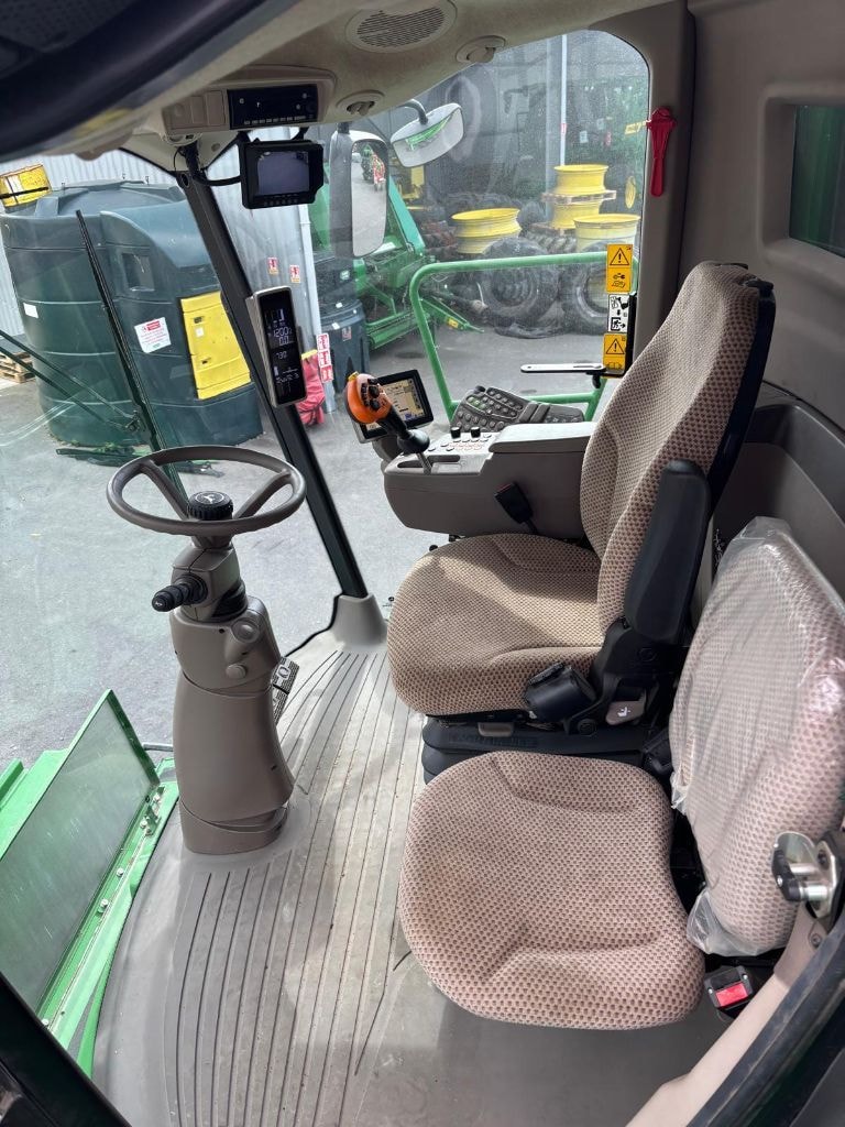 Moissonneuse JOHN DEERE T 660 - photo slide 13
