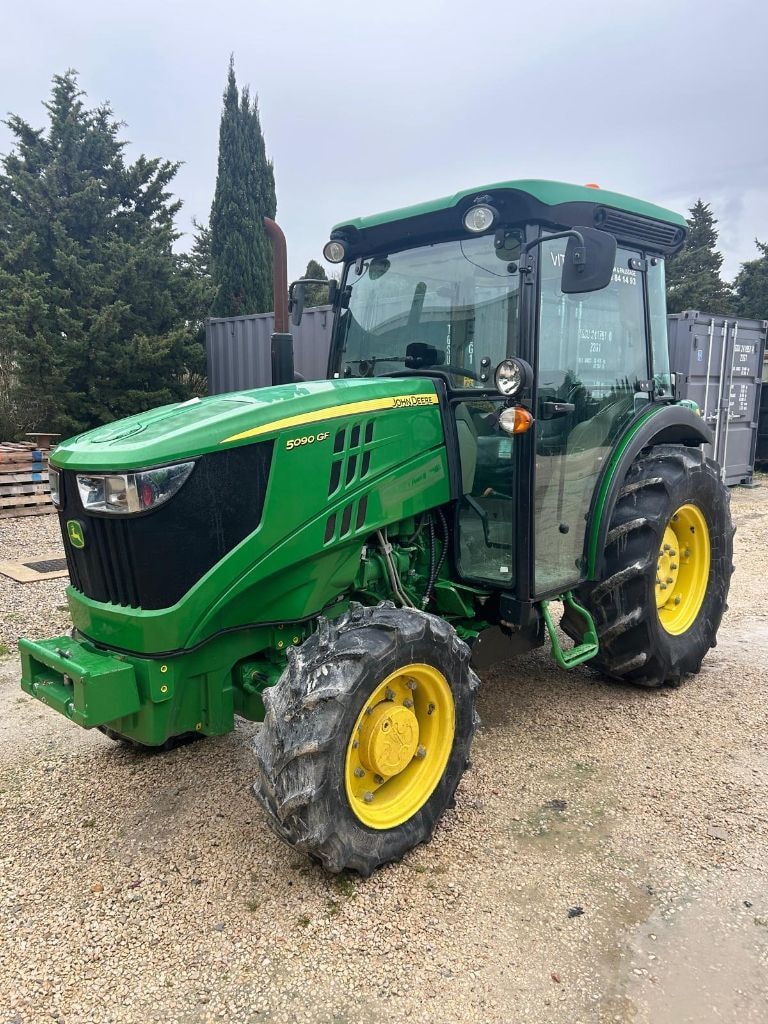 Tracteur fruitier JOHN DEERE 5090GF - photo slide 1