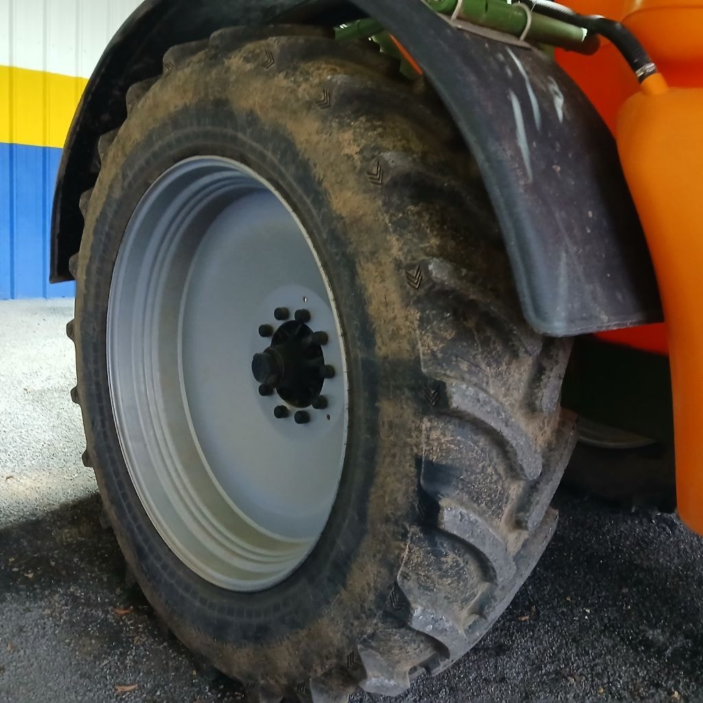Pulverisateur AMAZONE UX 4200 - photo slide 5